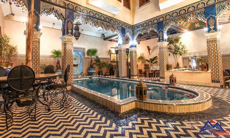 Riad conservant le style marocain traditionnel  2