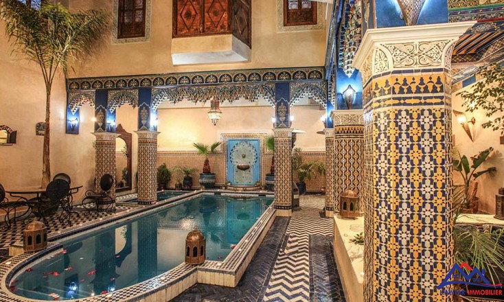 Riad conservant le style marocain traditionnel  3