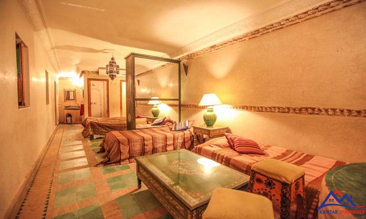 Riad conservant le style marocain traditionnel  7